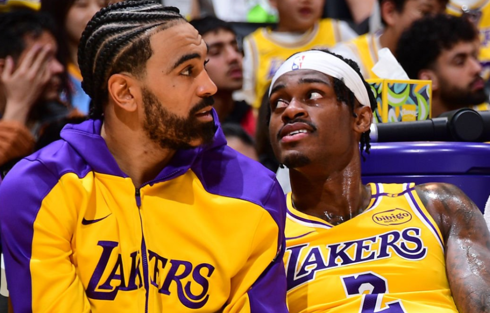 开云网址入口-湖人瞄准三大潜在目标！计划打包交易两人 兜售2032年首轮签